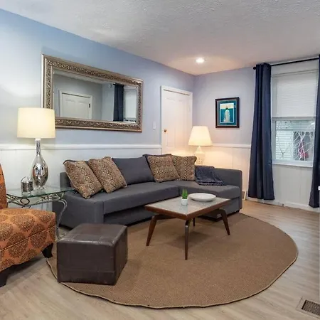 Stylish And Refined With Easy City Access