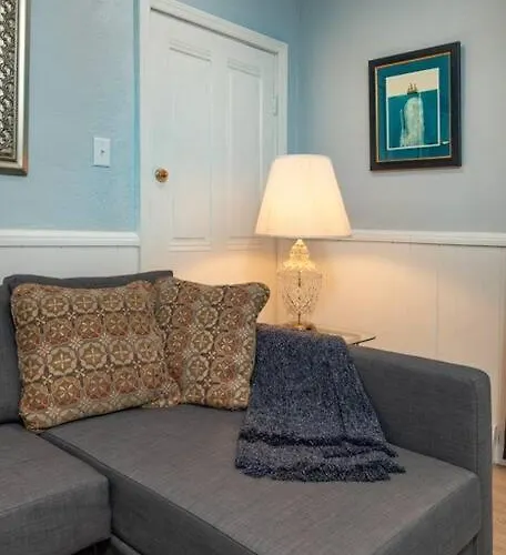 Apartment Stylish And Refined With Easy Access Pittsburgh