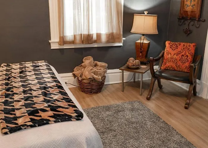 Stylish And Refined With Easy Access Pittsburgh
